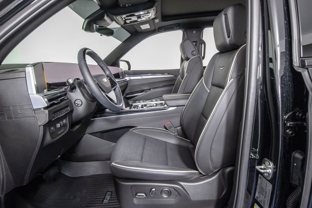 Used 2025 Cadillac Escalade Sport w/ Touring Package image 9