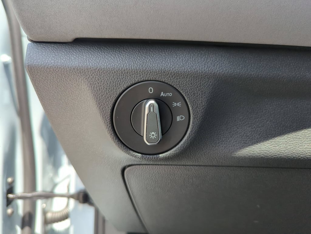 New 2026 Volkswagen Jetta SE FWD image 35
