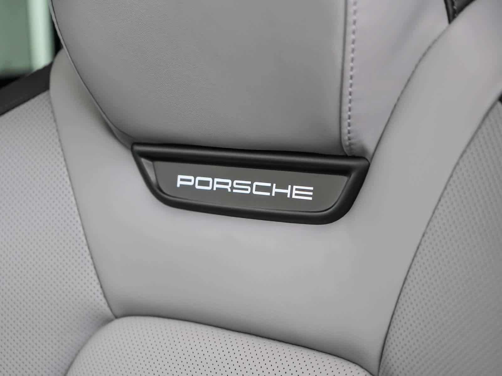 New 2026 Porsche Cayenne Turbo AWD/4WD image 28