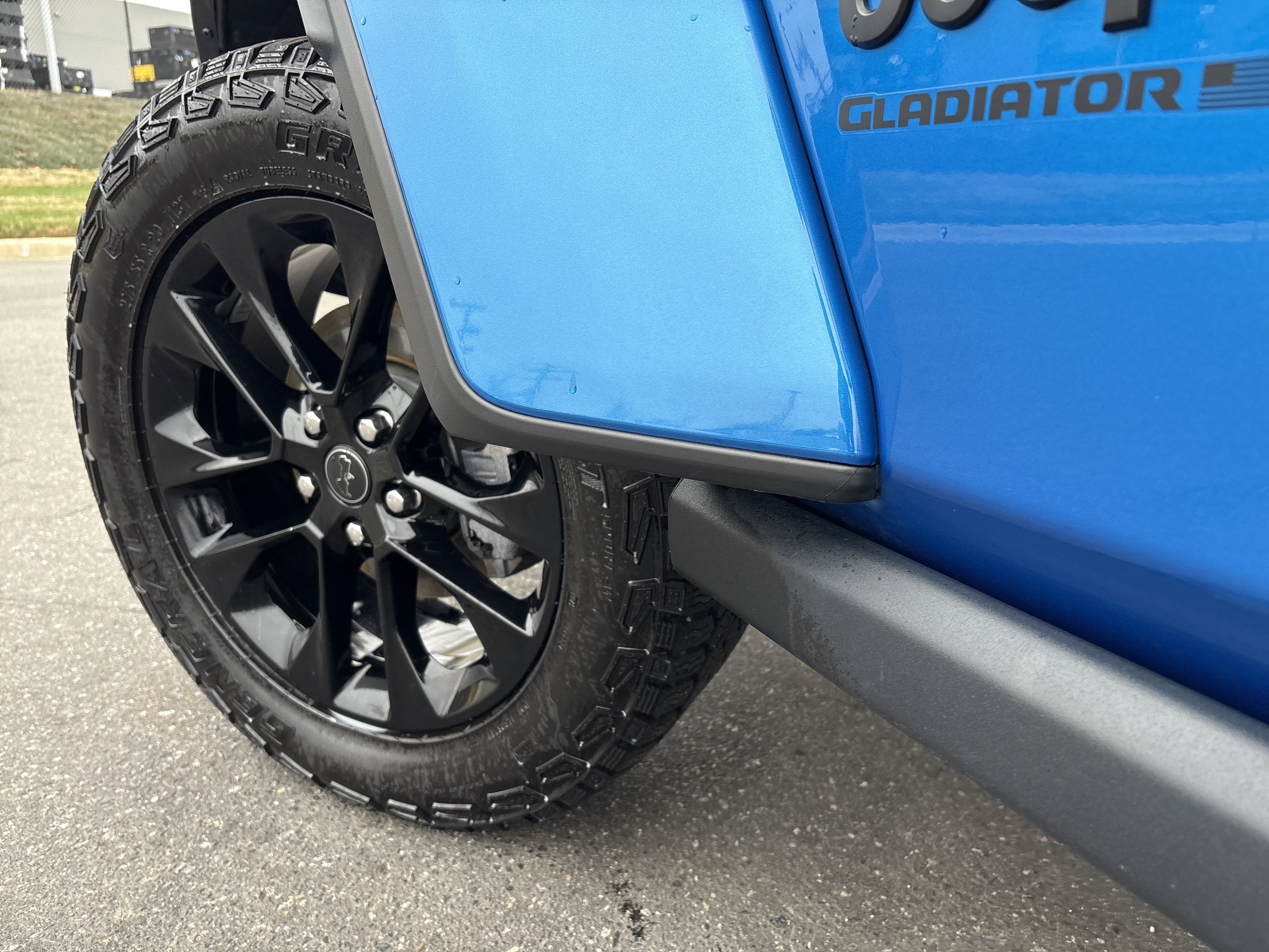 Certified 2025 Jeep Gladiator Nighthawk image 12