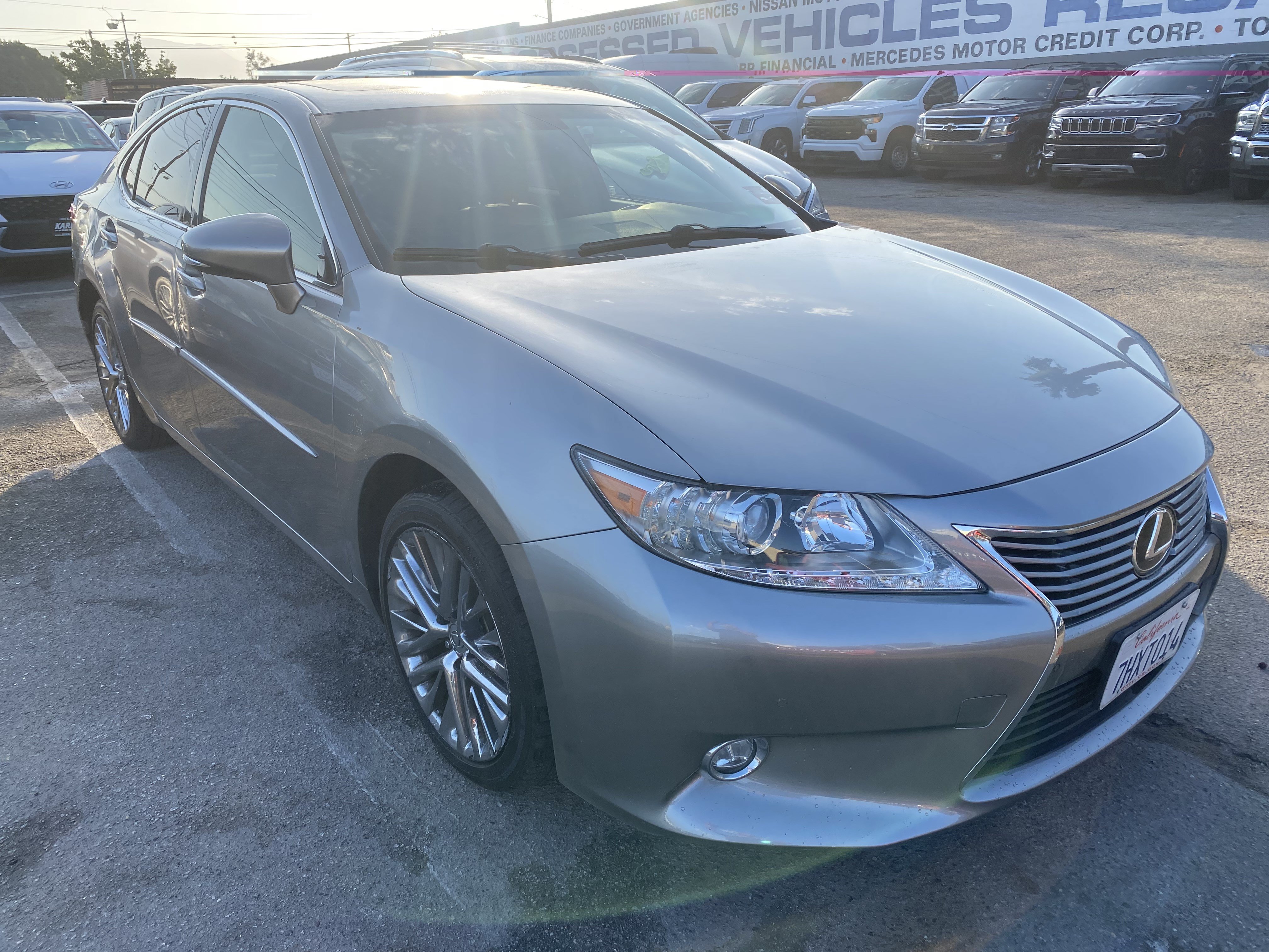 Used 2015 Lexus ES 350 w/ Luxury Package FWD image 7