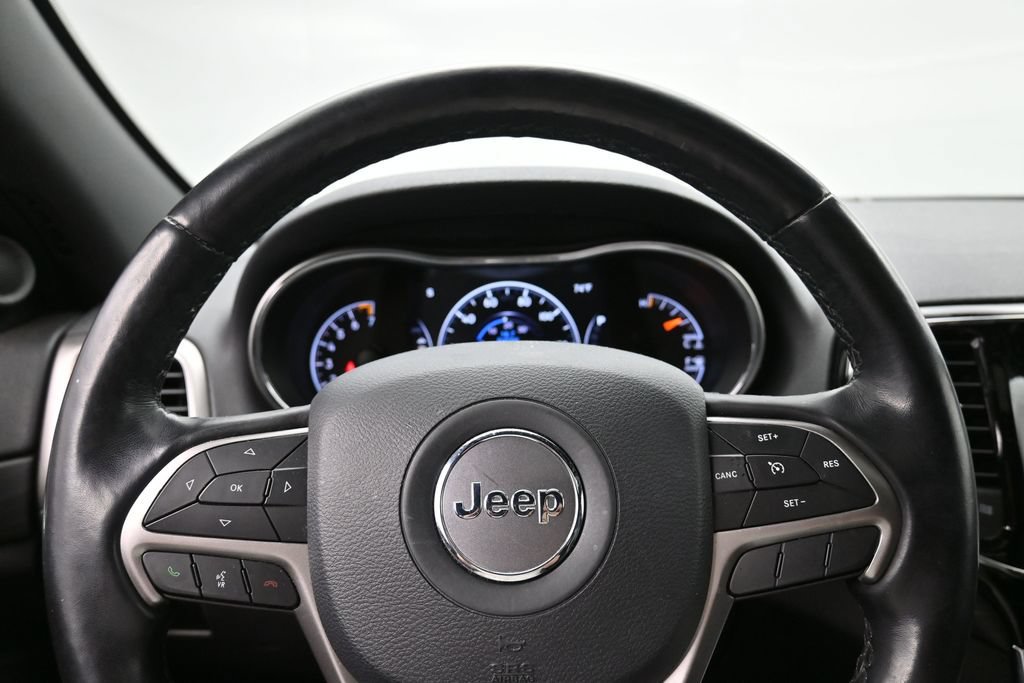 Used 2020 Jeep Grand Cherokee Altitude AWD/4WD image 13