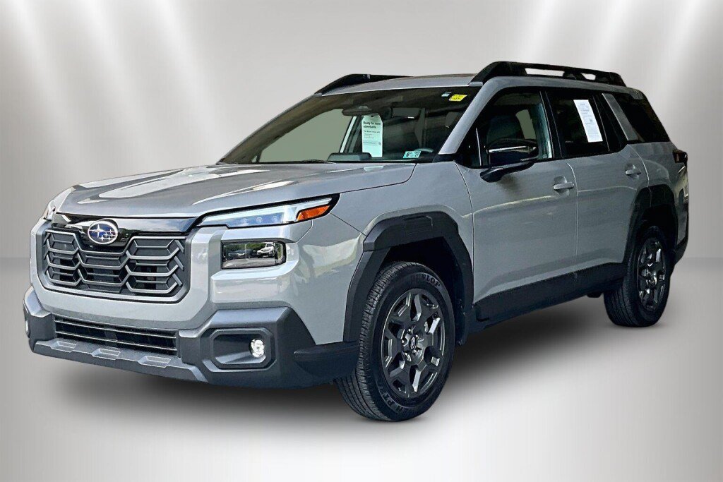 Certified 2026 Subaru Outback Premium w/ Premium/Limited Package AWD/4WD image 3