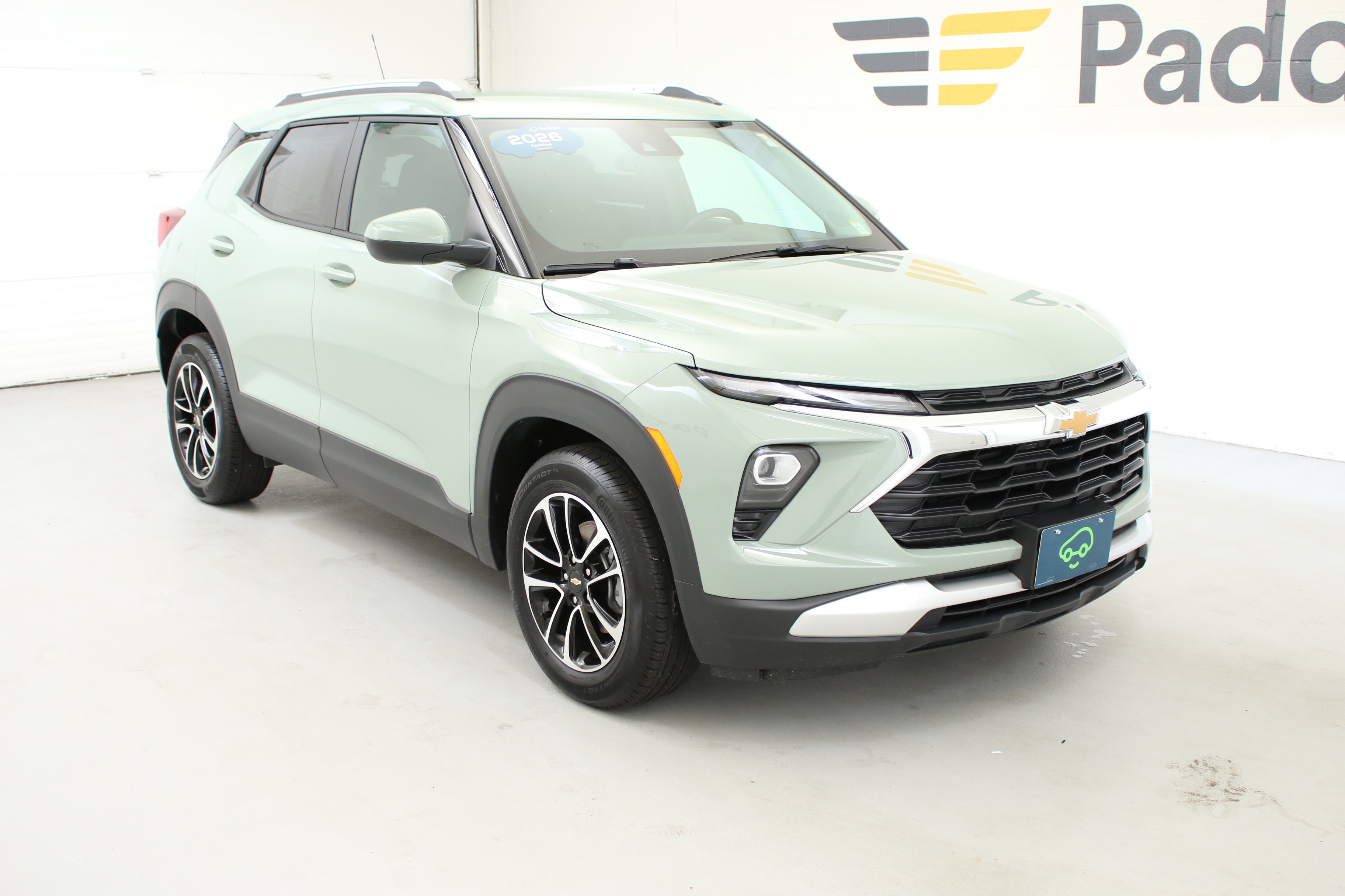 Certified 2026 Chevrolet TrailBlazer LT w/ LT Cold Weather Package FWD image 2