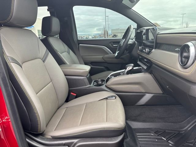 Used 2025 Chevrolet Colorado ZR2 w/ Technology Package image 23