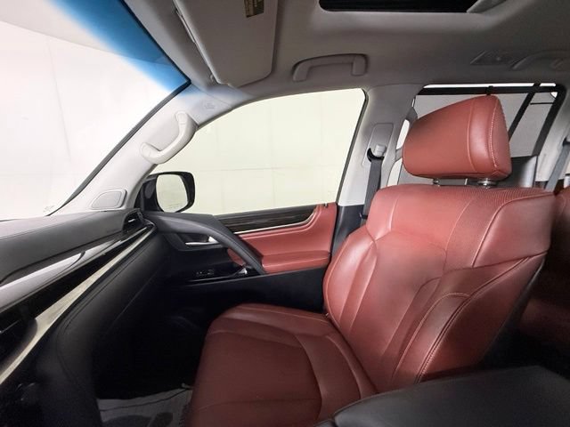 Used 2021 Lexus LX 570 4WD w/ Luxury Package image 17