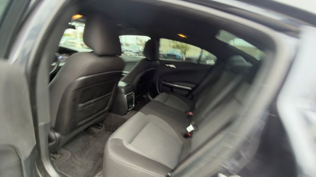 Used 2018 Dodge Charger SXT RWD image 8