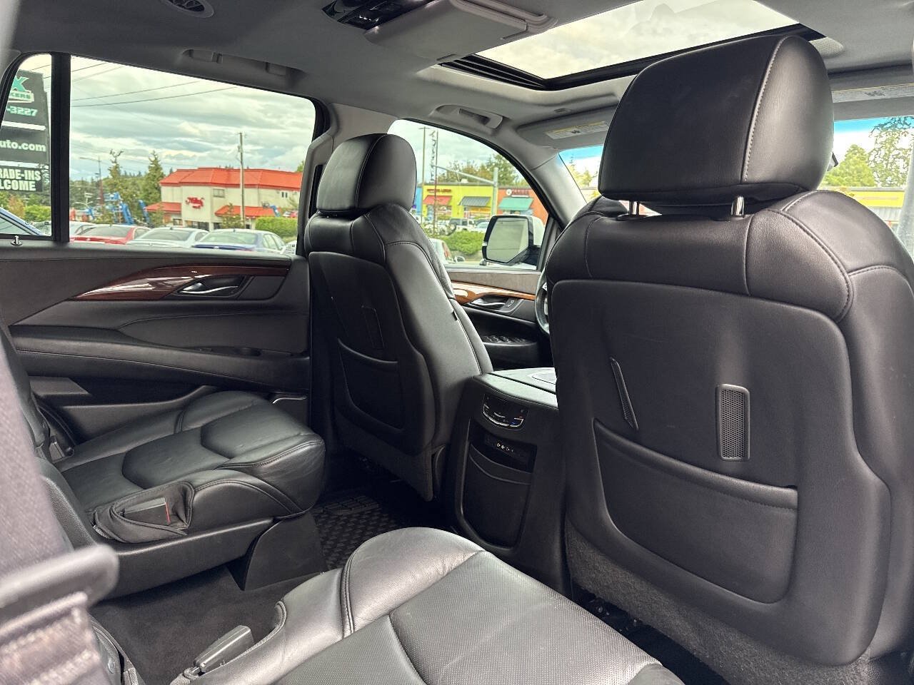Used 2016 Cadillac Escalade Premium AWD/4WD image 21