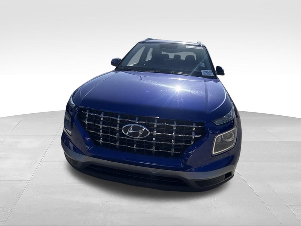 Used 2025 Hyundai Venue SEL FWD image 9