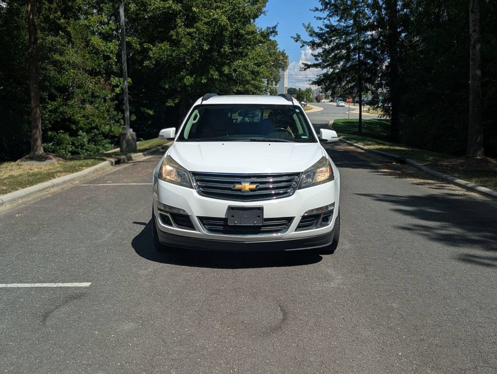Used 2017 Chevrolet Traverse LT AWD/4WD image 3