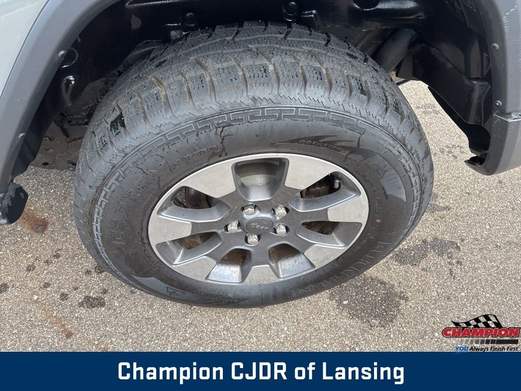 Used 2021 Jeep Wrangler Unlimited Sahara w/ Uconnect 4C Nav & Sound Group image 5