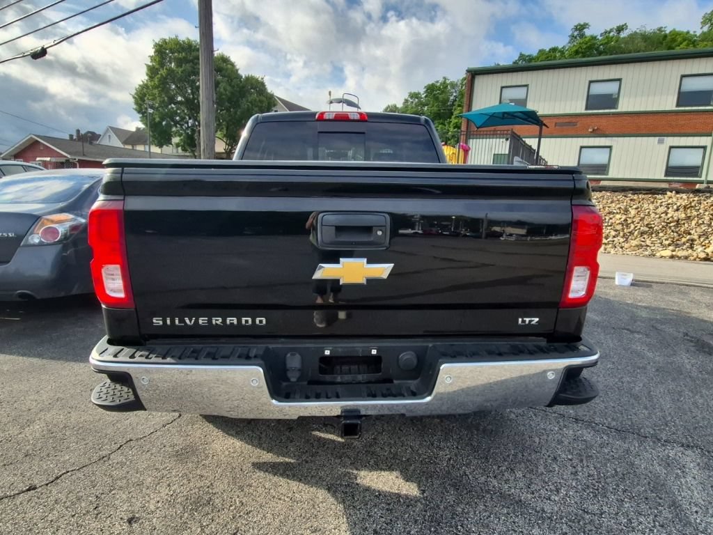 Used 2018 Chevrolet Silverado 1500 LTZ w/ Sport Package AWD/4WD image 6