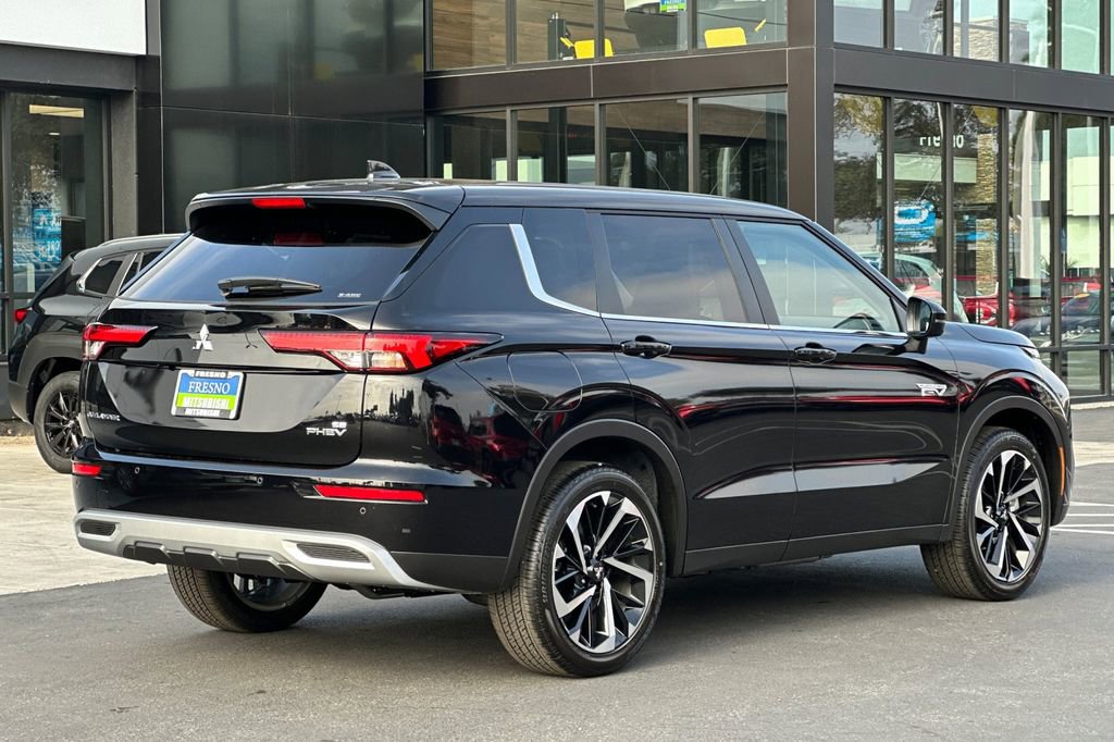 New 2025 Mitsubishi Outlander SE image 5