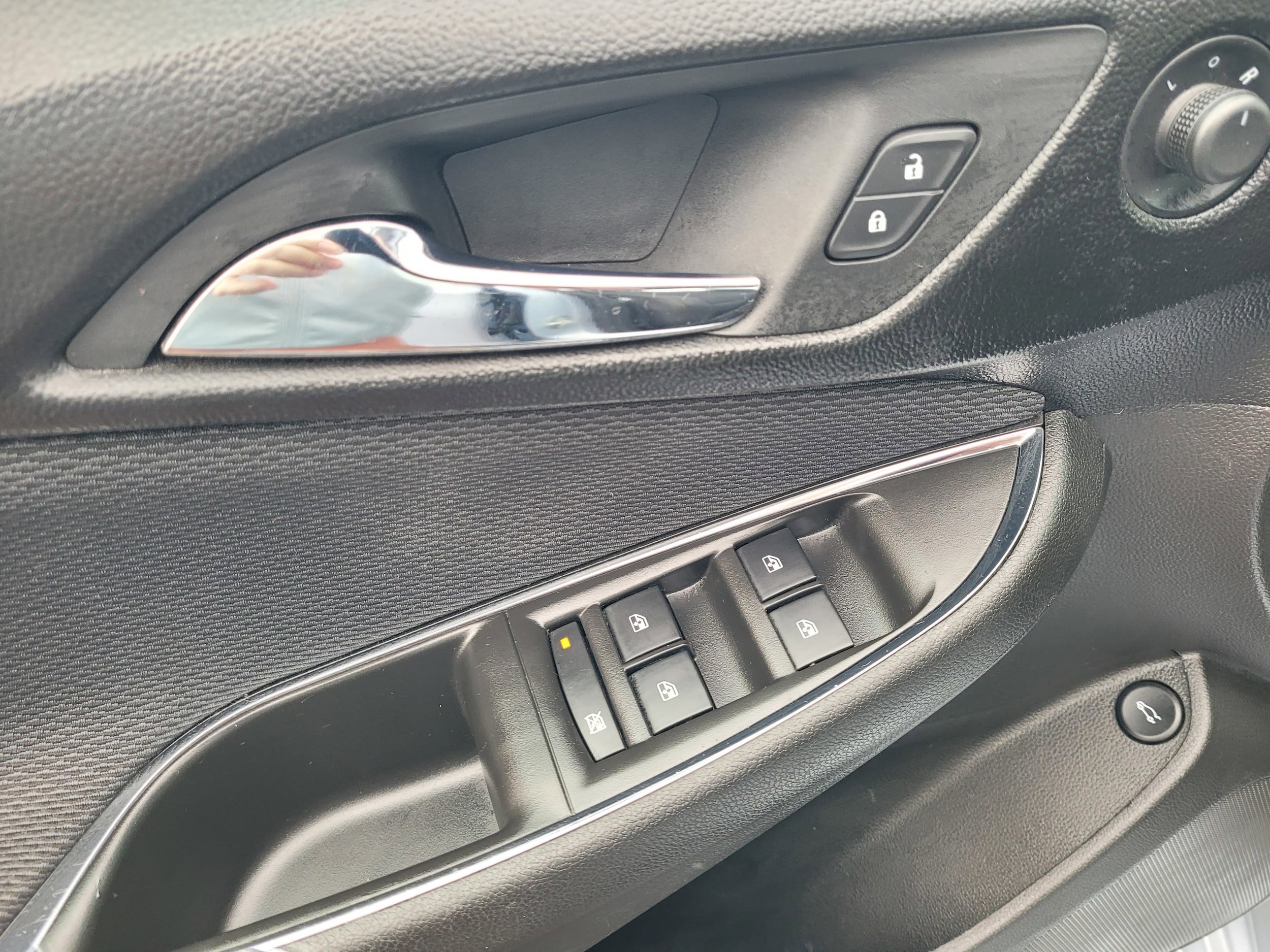 Used 2018 Chevrolet Cruze LS FWD image 10