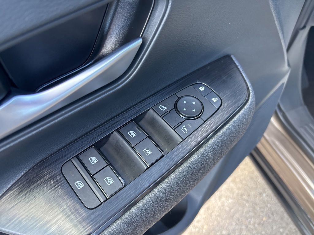 Used 2025 Nissan Kicks SV w/ SV Premium Package AWD/4WD image 16