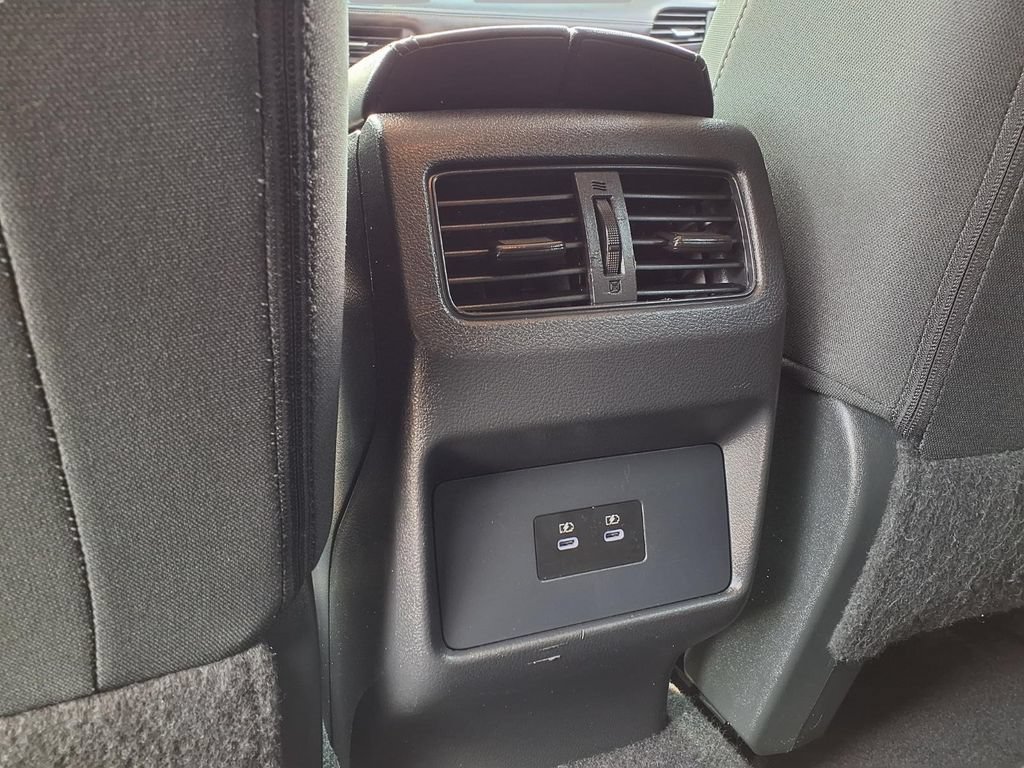 Used 2024 Nissan Rogue SV AWD/4WD image 21