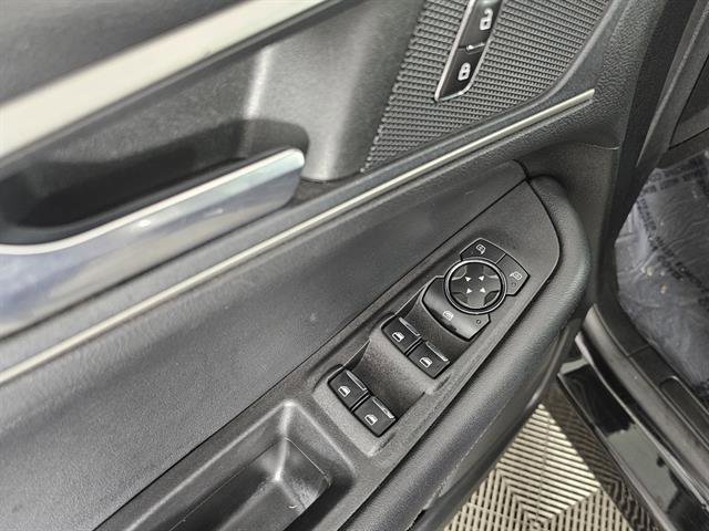 Used 2022 Ford Edge SEL image 39