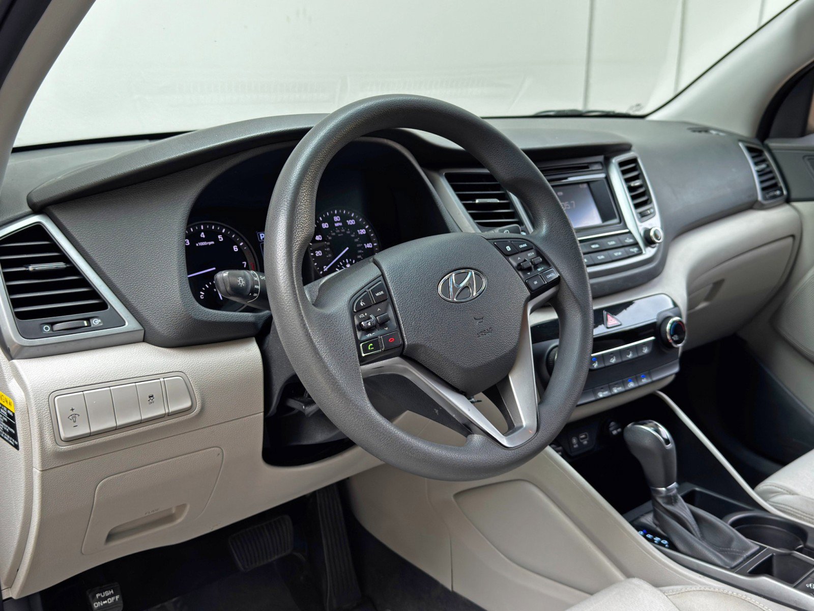 Used 2018 Hyundai Tucson SE image 12