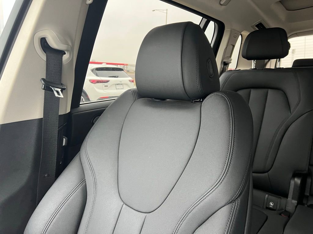 Used 2021 BMW X7 xDrive40i w/ Premium Package image 20