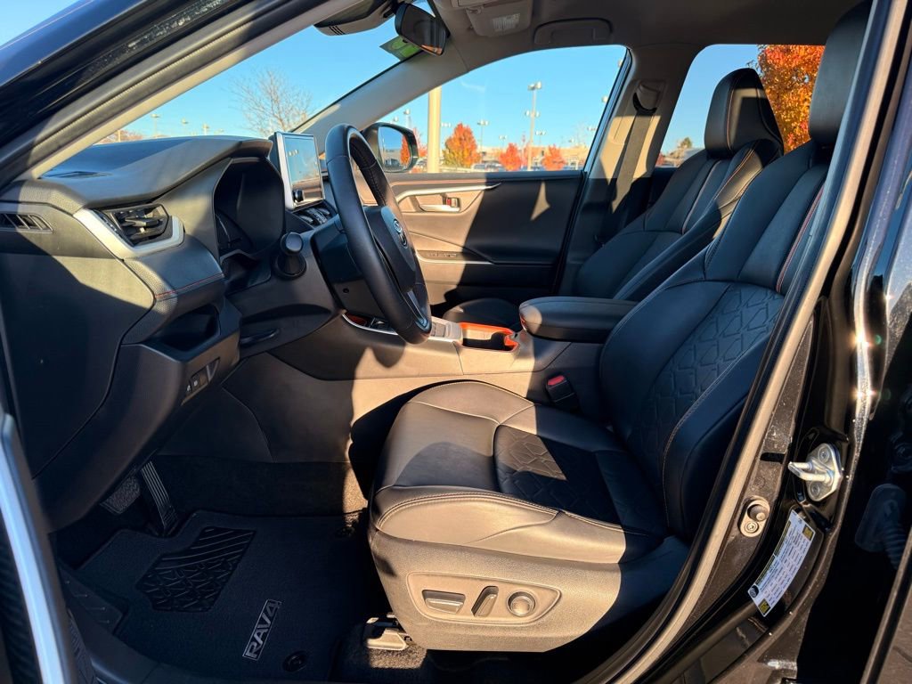Used 2023 Toyota RAV4 Adventure image 12