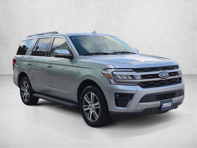 Used 2024 Ford Expedition XLT RWD image 3