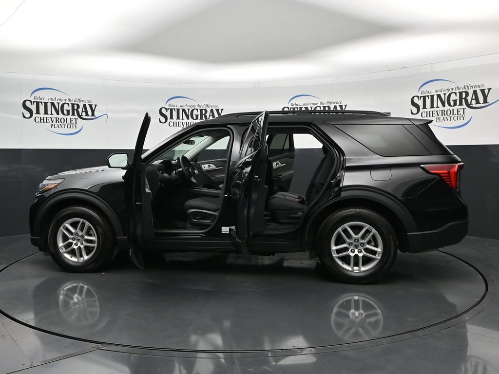 Used 2025 Ford Explorer Active RWD image 46