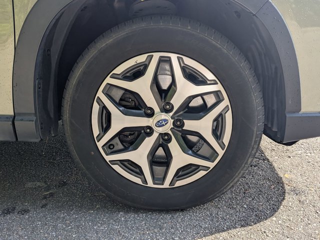 Used 2019 Subaru Forester Premium AWD/4WD image 5