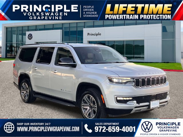 Used 2024 Jeep Wagoneer L Series II w/ Flexible Seating Group AWD/4WD image 2