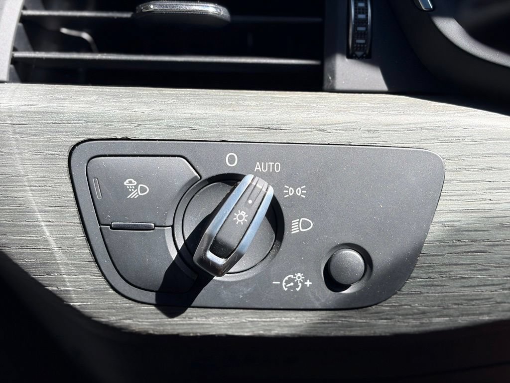 Used 2022 Audi A4 2.0T Premium Plus AWD/4WD image 29