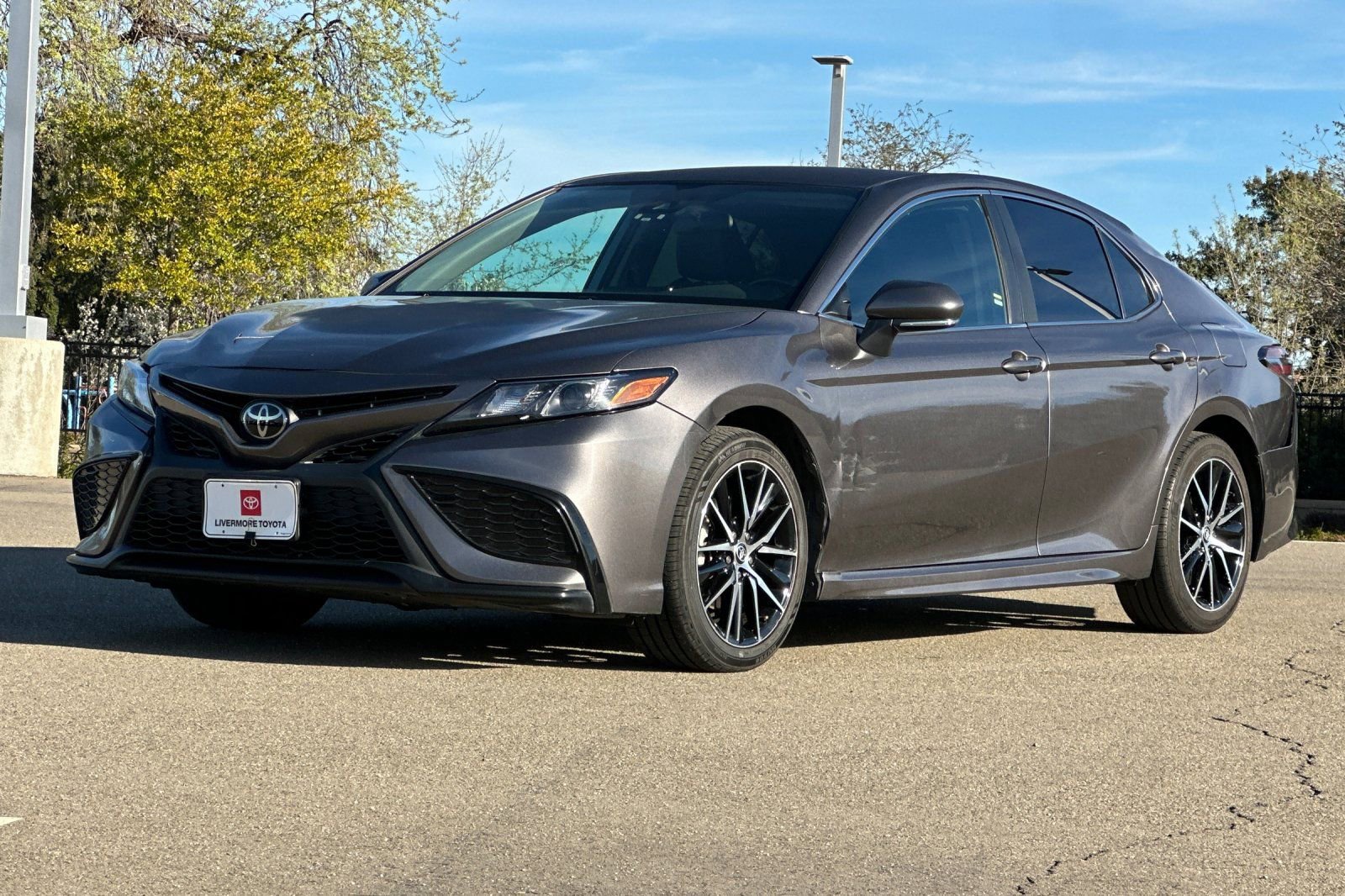 Used 2023 Toyota Camry SE image 8