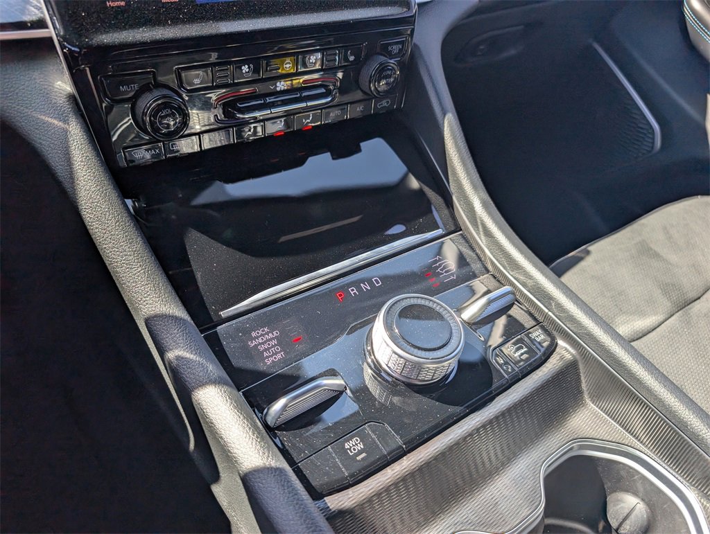 Used 2024 Jeep Grand Cherokee Trailhawk w/ Advanced Protech Group II image 27