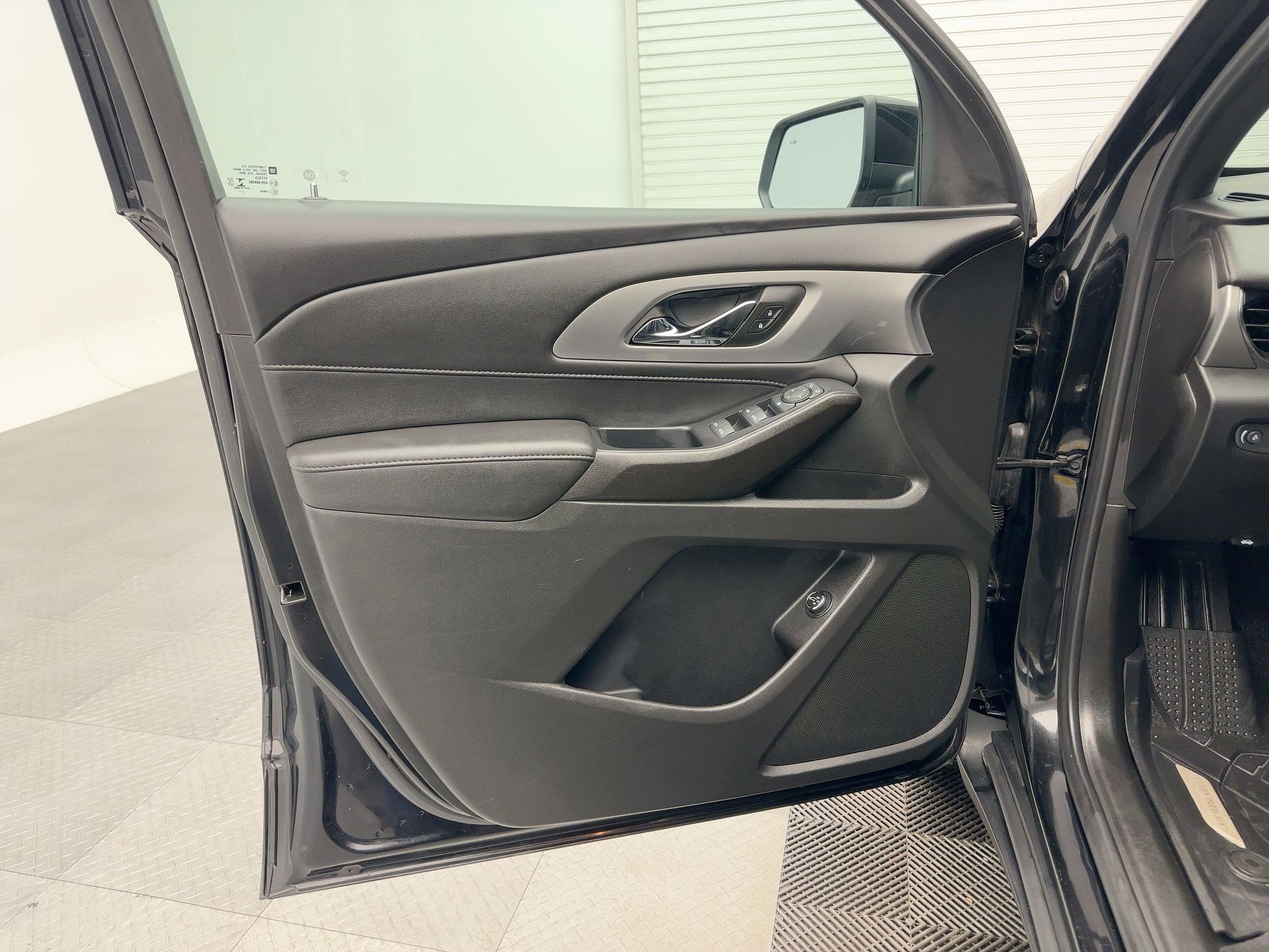 Certified 2022 Chevrolet Traverse LT w/ Midnight/Sport Edition image 21