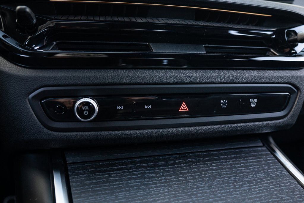 New 2026 BMW 330i xDrive Sedan w/ M Sport Package image 28