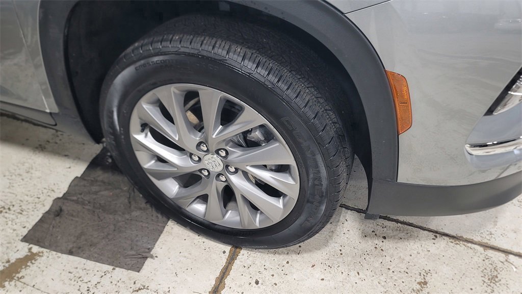 Used 2025 Buick Enclave Preferred image 4