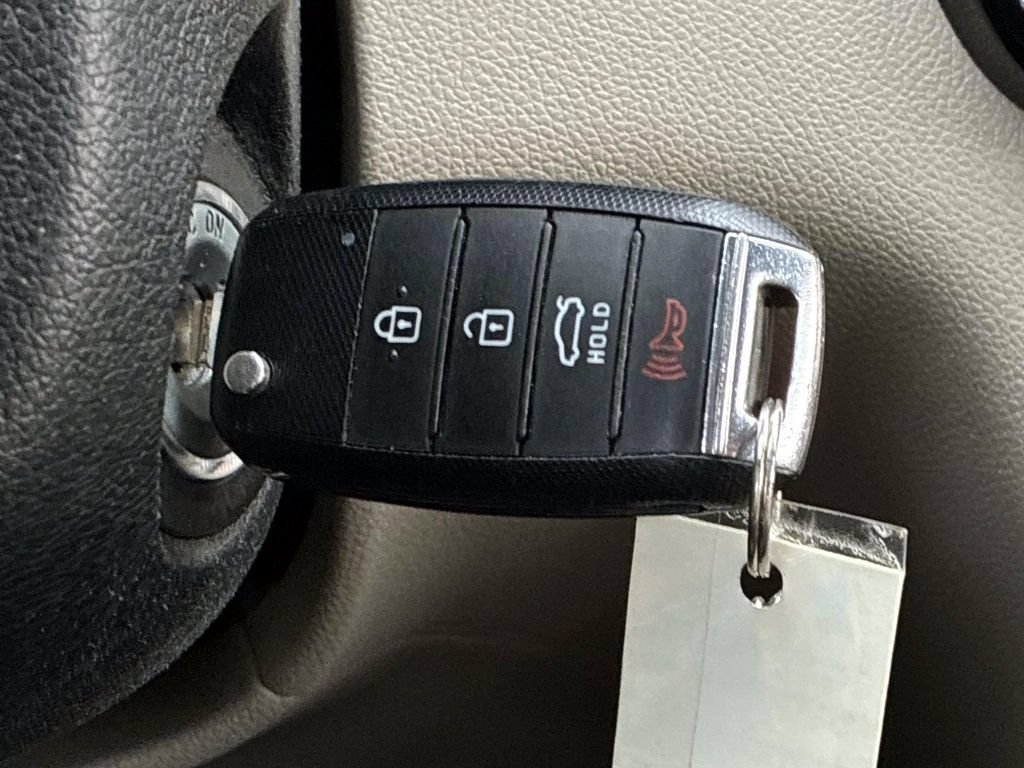 Used 2017 Kia Optima LX FWD image 25