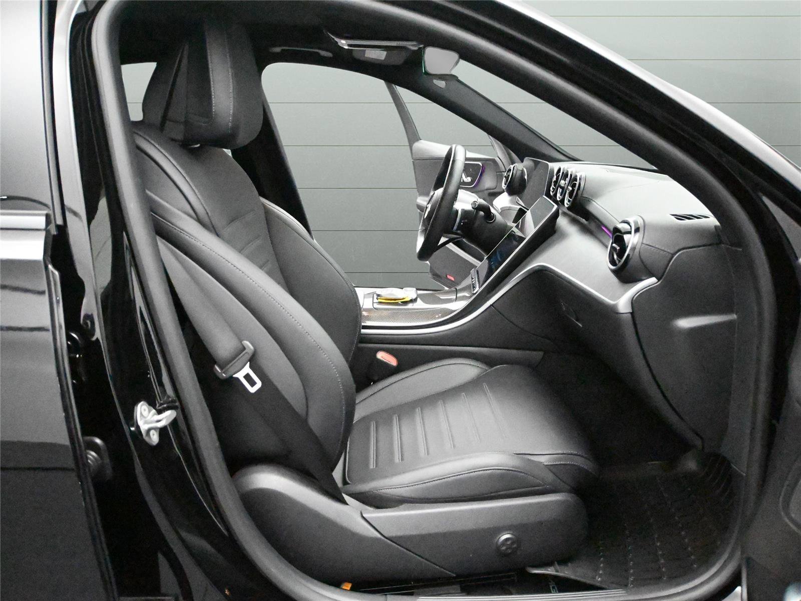 Used 2023 Mercedes-Benz C 300 4MATIC Sedan image 20