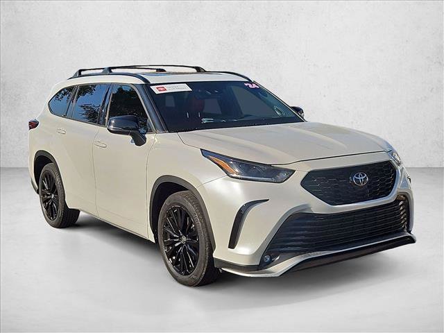 Used 2024 Toyota Highlander XSE AWD/4WD image 3