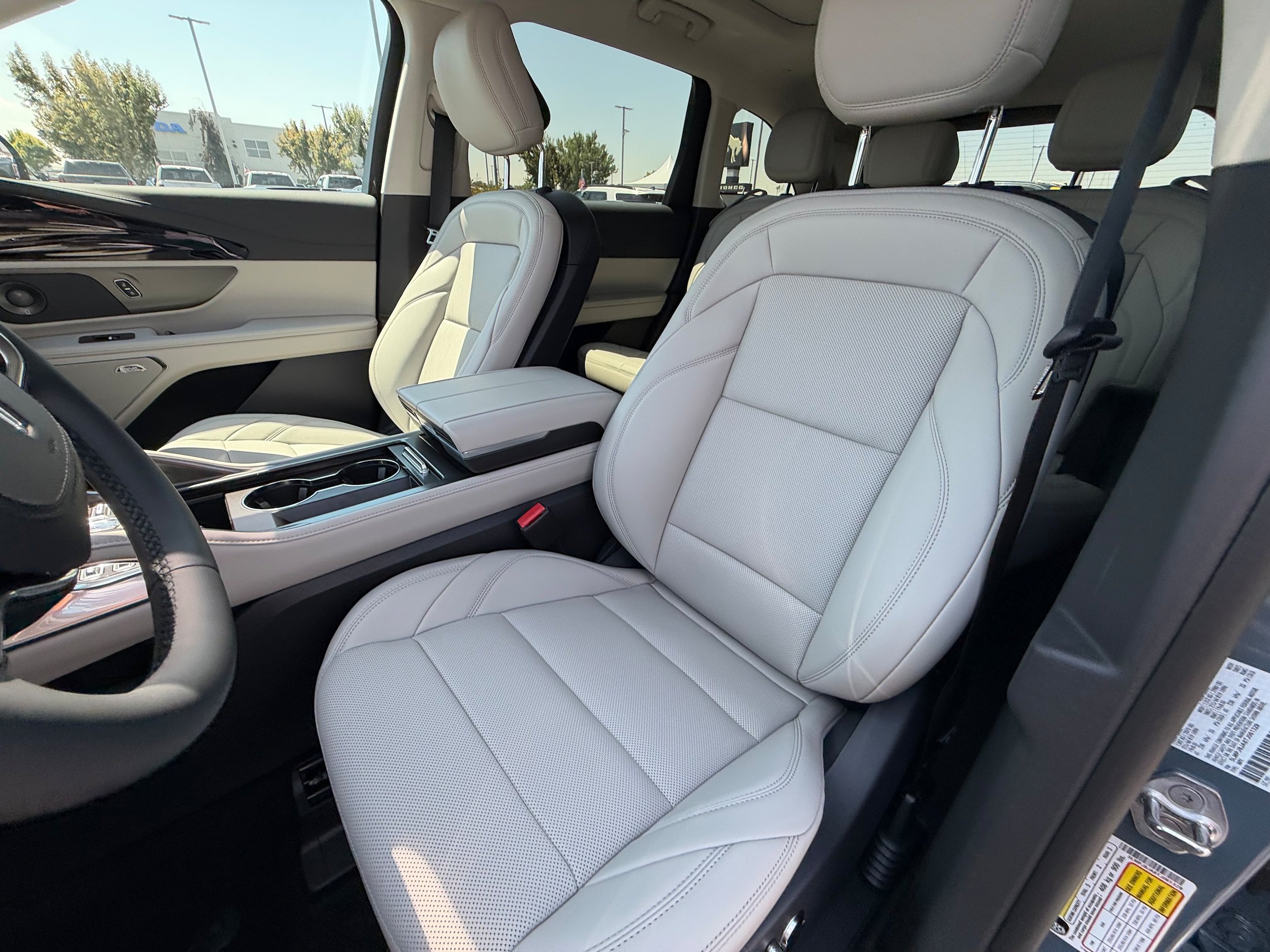 New 2026 Lincoln Nautilus Premier w/ Equipment Group 102A AWD/4WD image 11