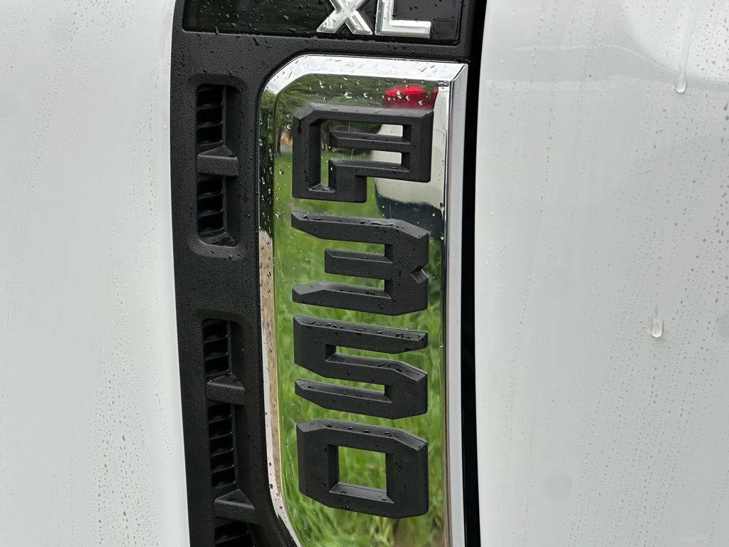 New 2026 Ford F350 XL w/ XL Chrome Package RWD image 24