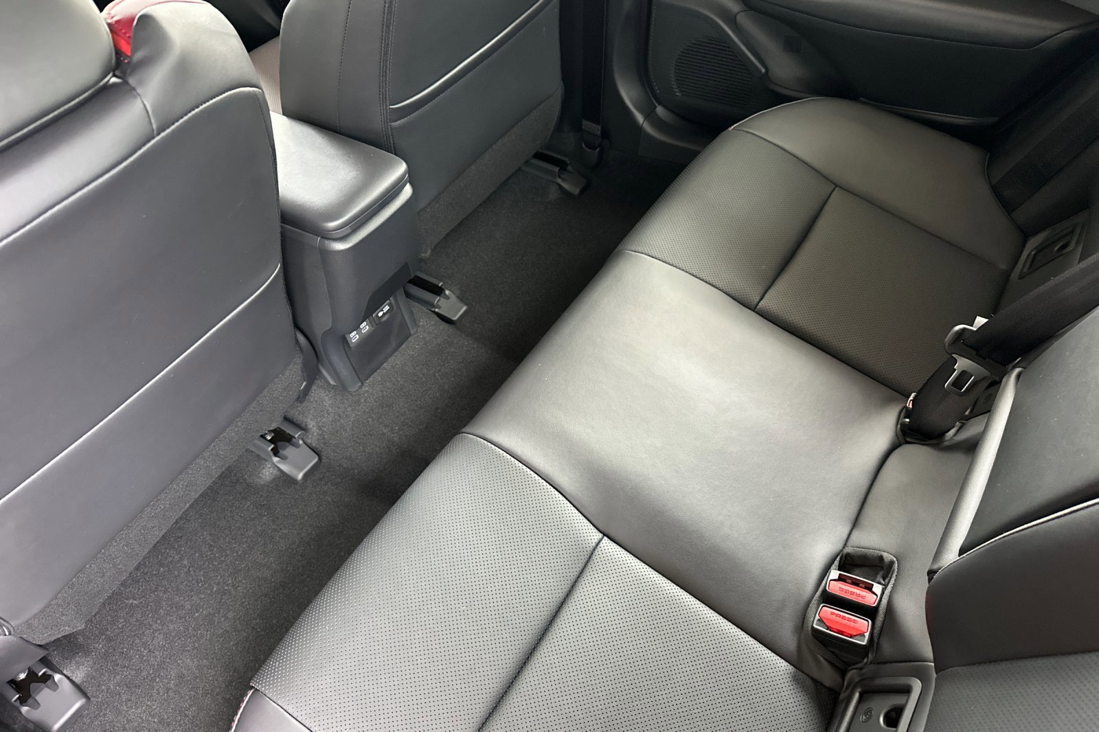 New 2026 Toyota Prius Plug-In Hybrid image 10