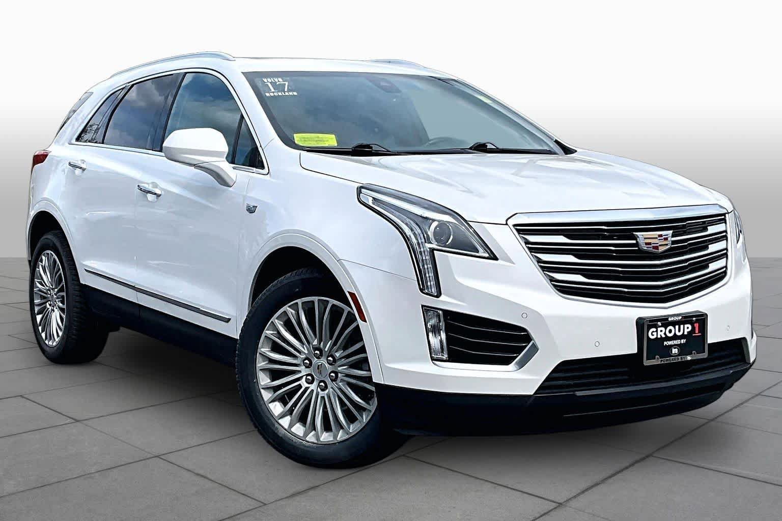 Used 2017 Cadillac XT5 Luxury w/ Driver Awareness Package AWD/4WD image 3