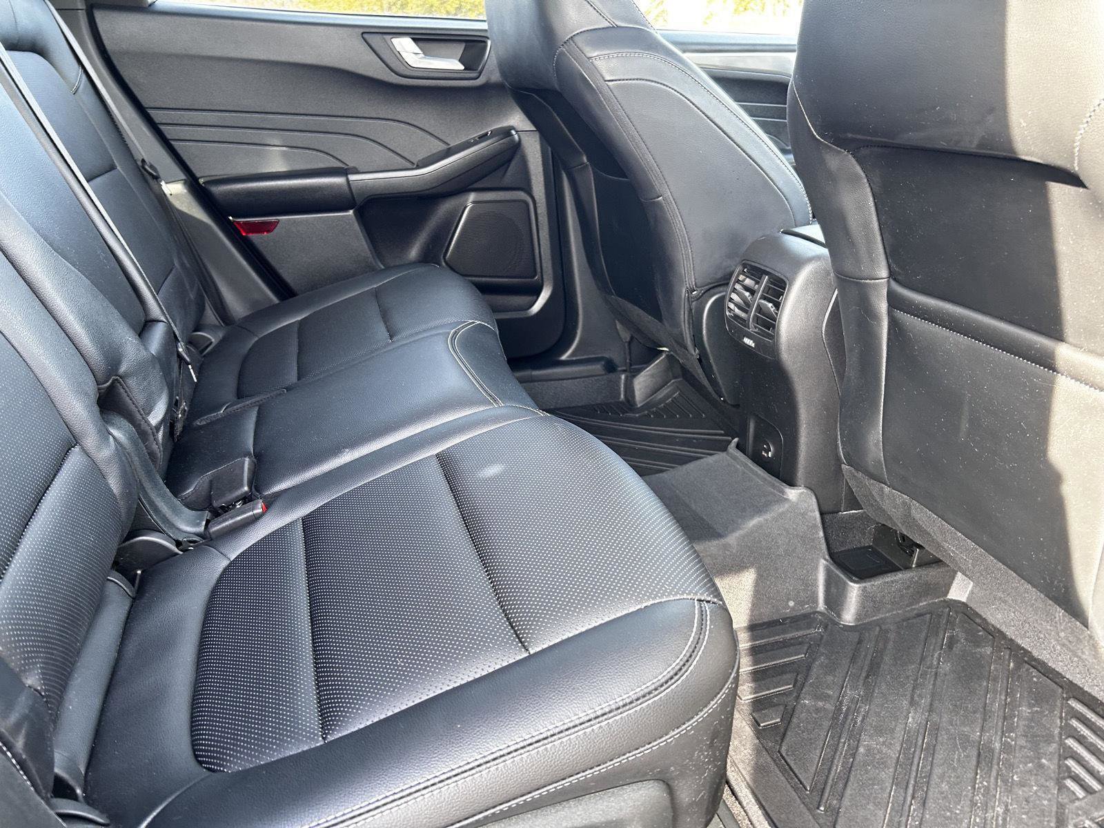 Used 2022 Ford Escape Titanium image 15