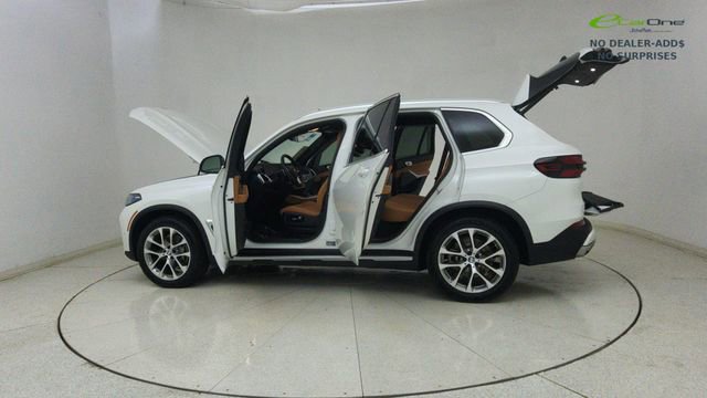 Used 2025 BMW X5 xDrive40i AWD/4WD image 73