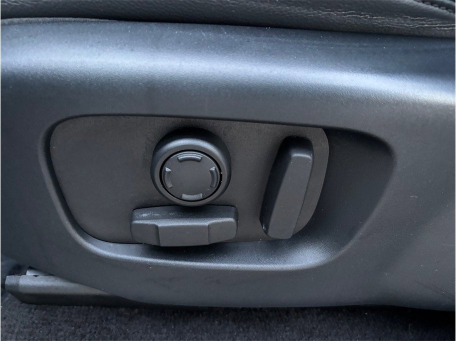 Used 2020 Land Rover Range Rover Sport SE image 19