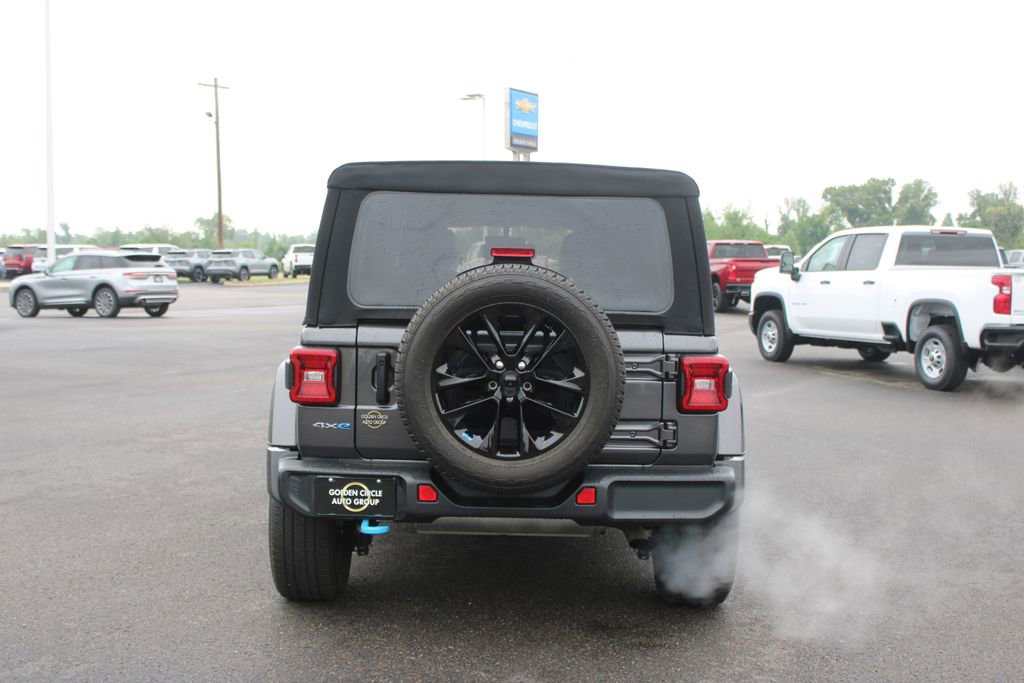 Used 2023 Jeep Wrangler Unlimited Sahara w/ Cold Weather Group AWD/4WD image 8