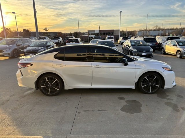Used 2018 Toyota Camry XSE image 4