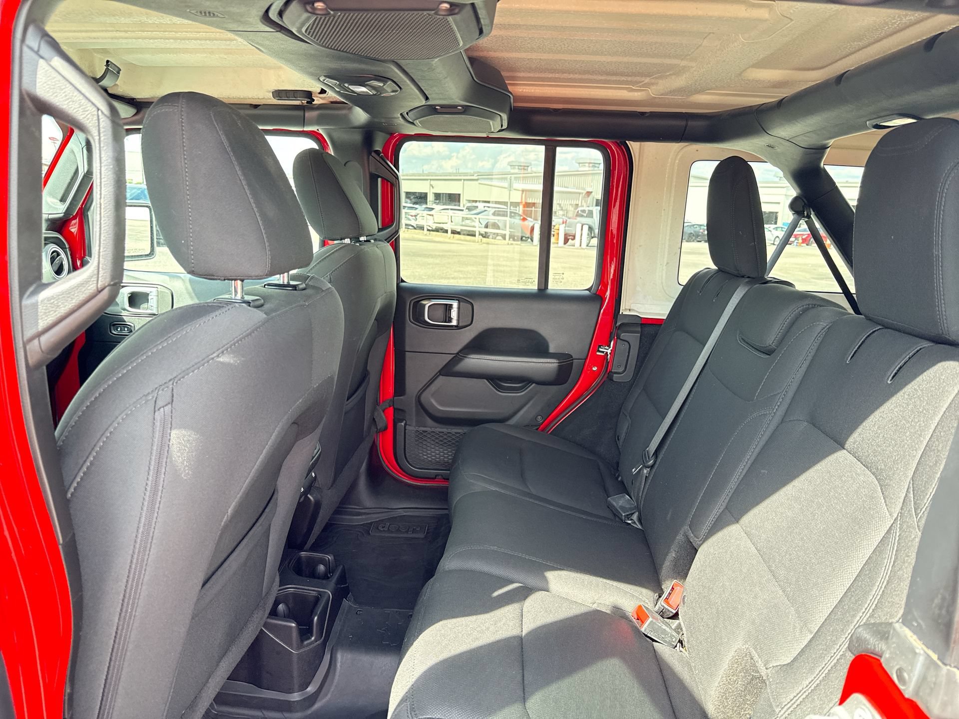 Used 2018 Jeep Wrangler Unlimited Sahara w/ LED Lighting Group AWD/4WD image 23