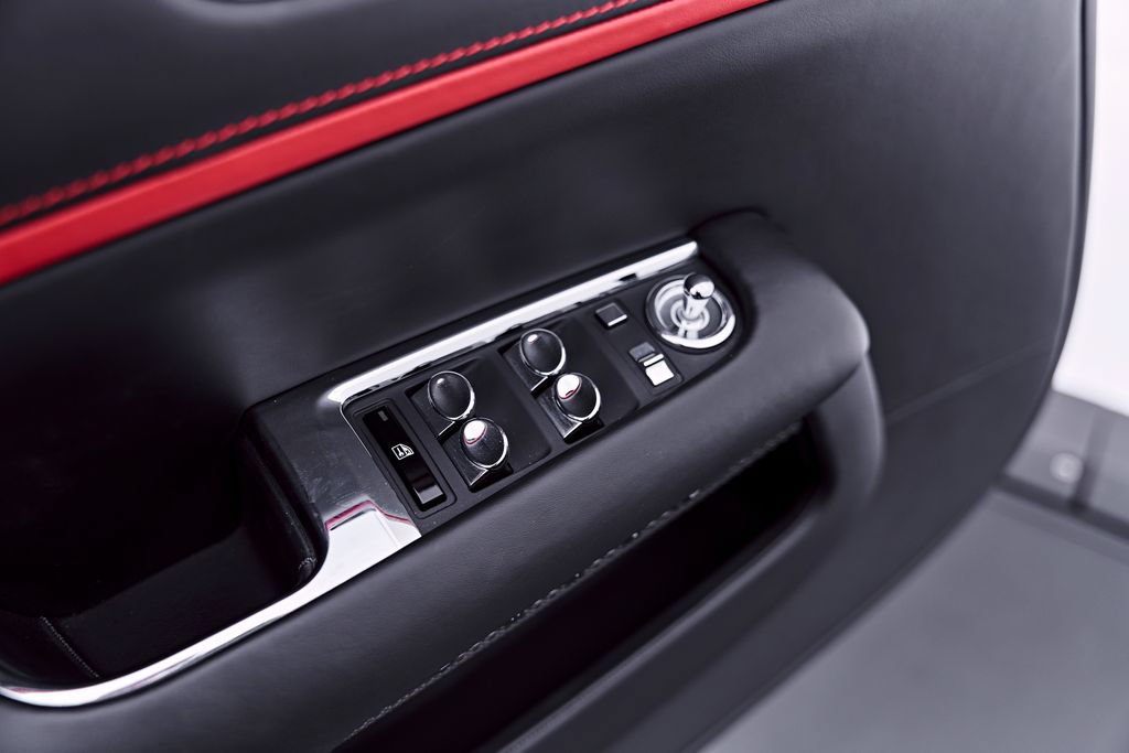 Used 2020 Rolls-Royce Dawn RWD image 50