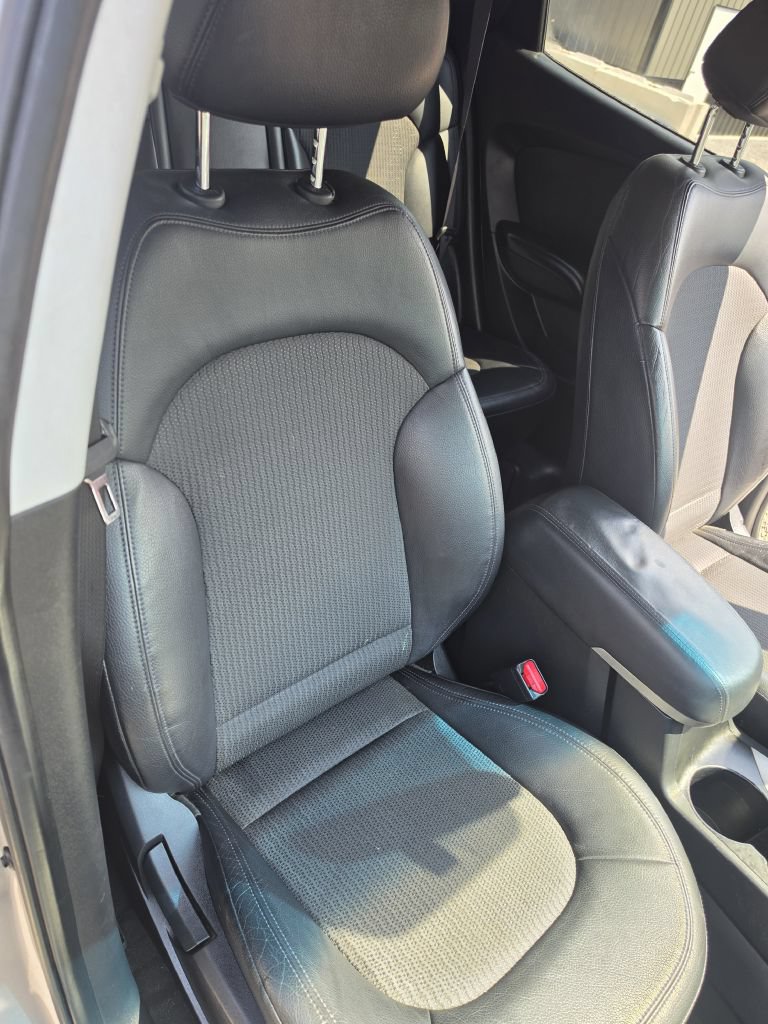 Used 2010 Hyundai Tucson GLS w/ Popular Equipment Pkg 2 FWD image 19