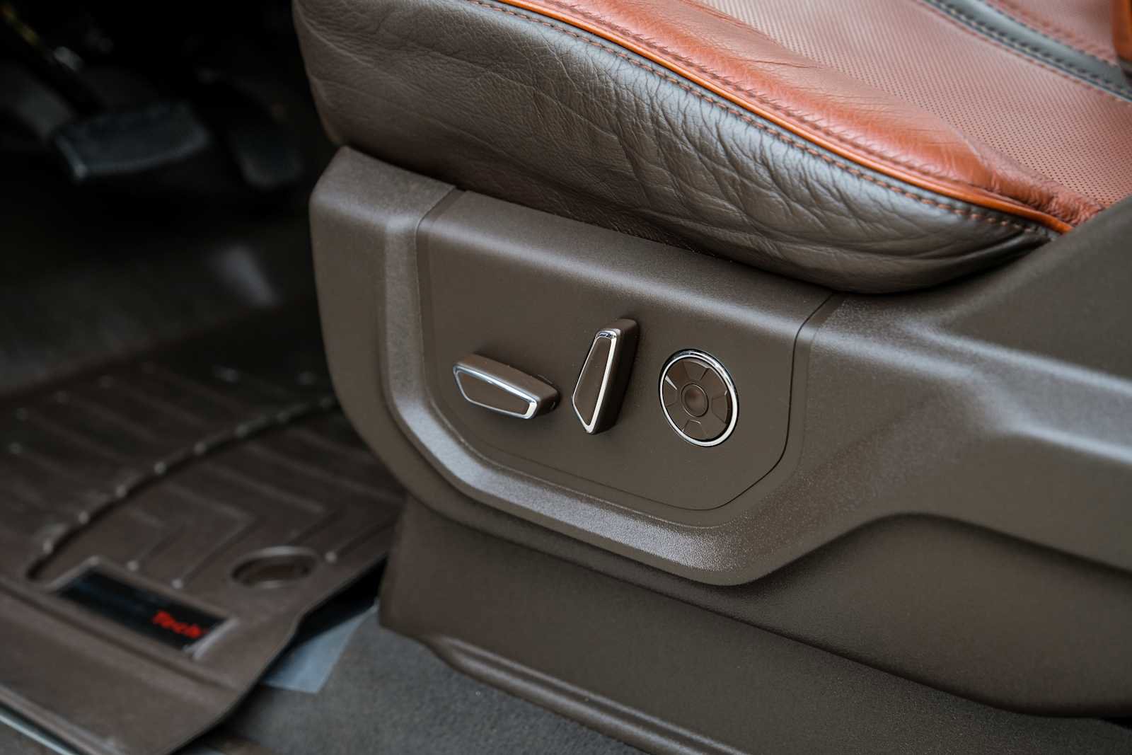 Used 2019 Ford F450 King Ranch w/ King Ranch Ultimate Package image 37